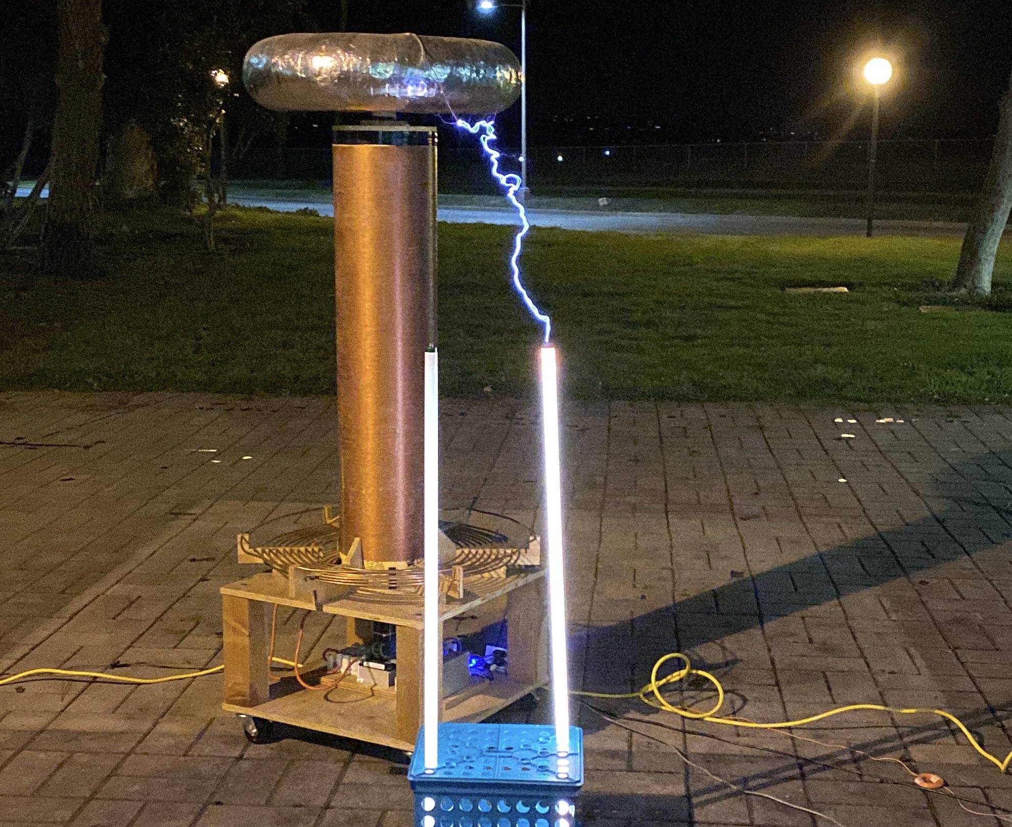 Improving the Tesla Coil